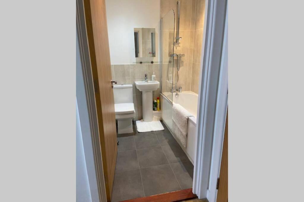 Cosy Apartment Near Train Station Portsmouth Eksteriør bilde